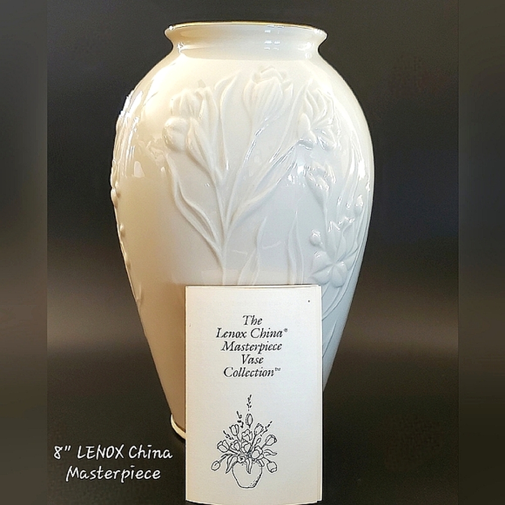 8" Lenox China "Masterpiece" Medium 24K Real Gold Trim Vase EUC